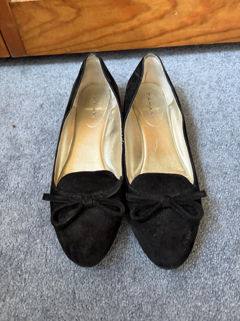 Tahari Harlow Women’s Black Suede Bow Ballet Flat 9M